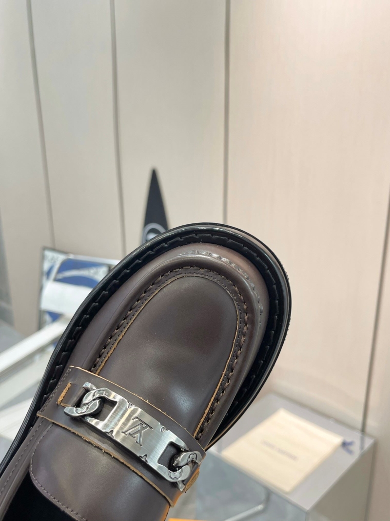 l0vis Vvtt0n loafers